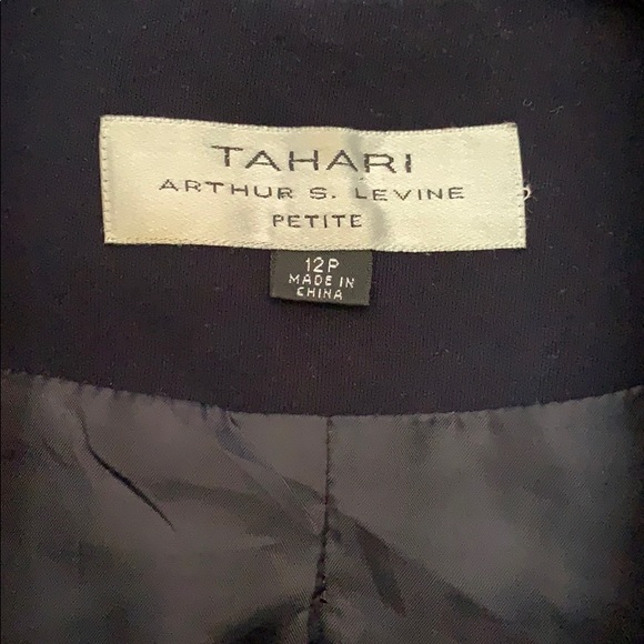 Tahari navy blazer 12P - Picture 2 of 5